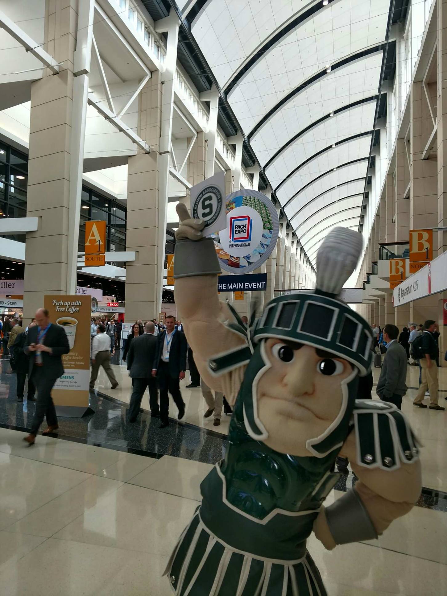 Sparty Pack Expo 2016 Hallway 2